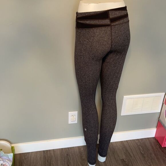 Lululemon size 2 leggings - Picture 2 of 2